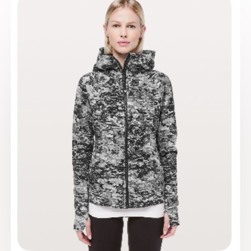 Lululemon Scuba Hoodie *Light Cotton Fleece
Masked Lace Starlight Black
Size 10